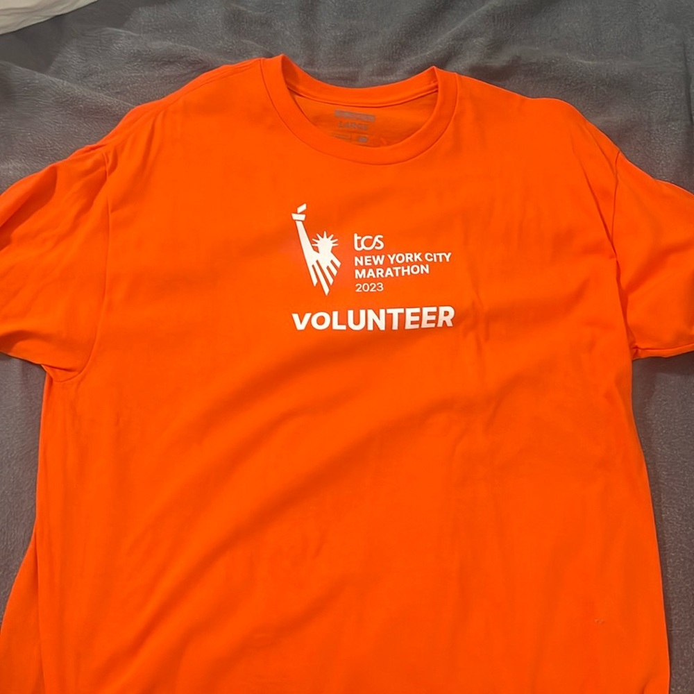 NYRR NYC 2023 Marathon New York City Volunteer Shirt size large